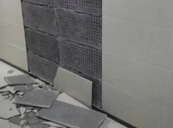 中原区瓷砖空鼓维修公司分享下中原区墙砖松动维修的知识